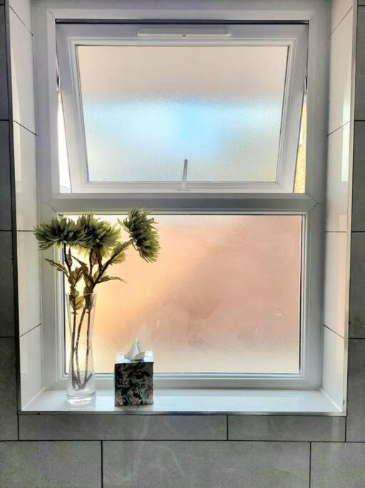 - Near Heathrow Ferienhaus