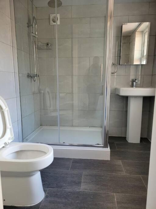 - Near Heathrow Ferienhaus *