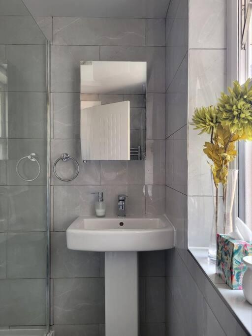 Casa de Férias - Near Heathrow Southall