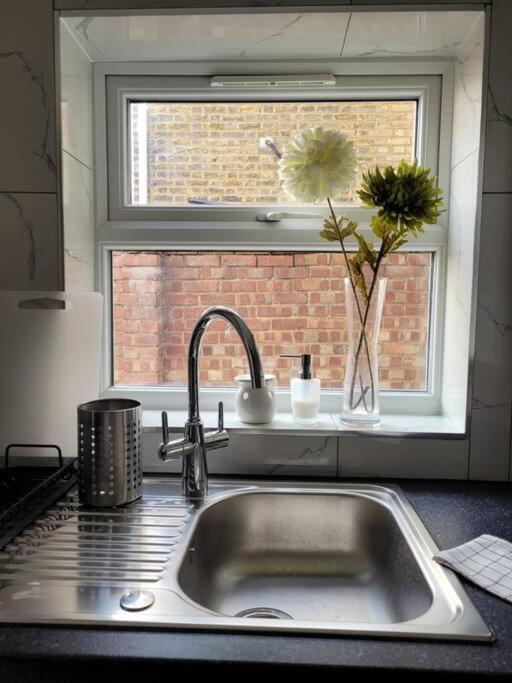 Ferienhaus - Near Heathrow Southall