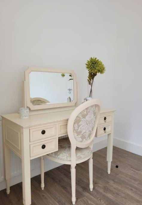 Ferienhaus - Near Heathrow *